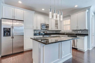 Photo of Listing #R11155563