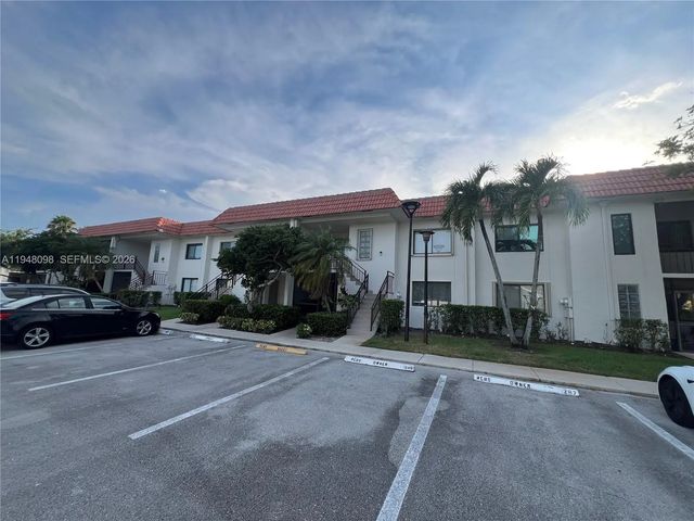 3 of 15 - 379 Lakeview Drive #205, Weston, FL