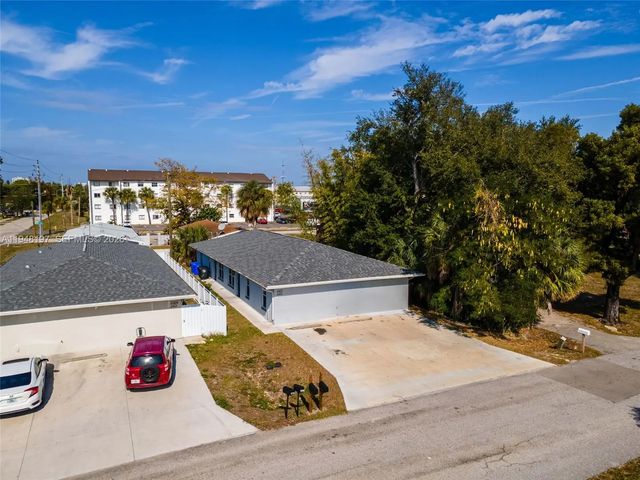2 of 28 - 2403/2405 Maple Avenue, Fort Myers, FL