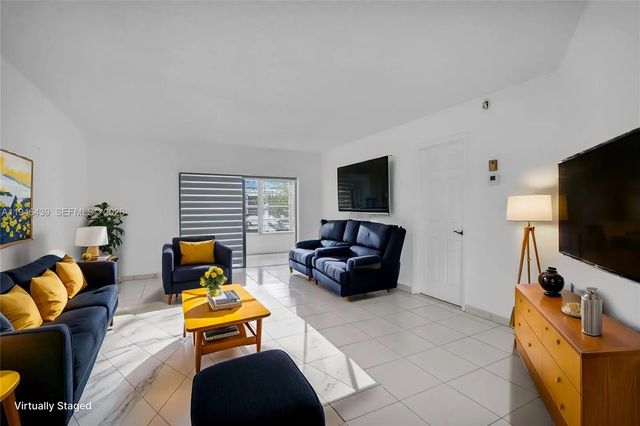 3990 Nw 42nd Avenue #403, Lauderdale Lakes