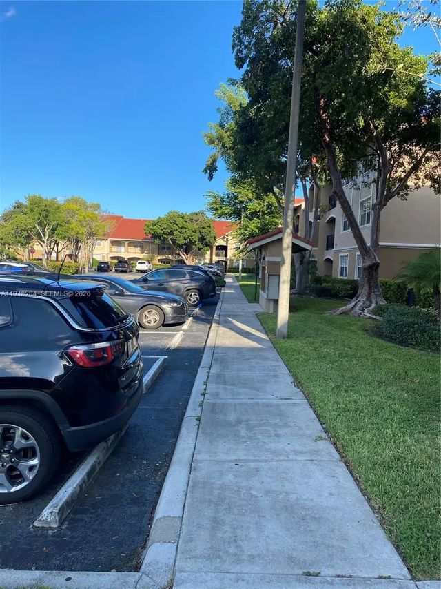 3 of 5 - 11630 Sw 2nd Street #17101, Pembroke Pines, FL