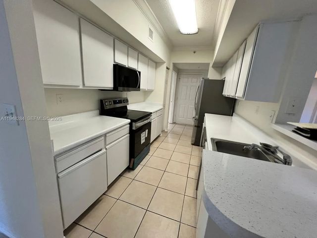 4 of 5 - 11630 Sw 2nd Street #17101, Pembroke Pines, FL