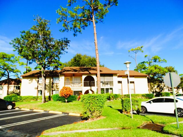 2 of 23 - 409 Pine Glen Lane #a-2, Greenacres, FL
