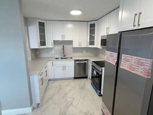 2 of 13 - 810 Lake Shore Drive #19, Lake Park, FL