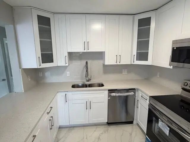 3 of 13 - 810 Lake Shore Drive #19, Lake Park, FL