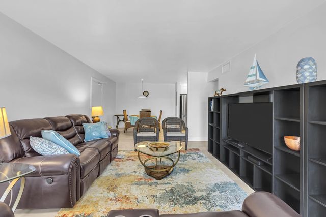 5 of 49 - 6487 Bay Club Drive #4, Fort Lauderdale, FL