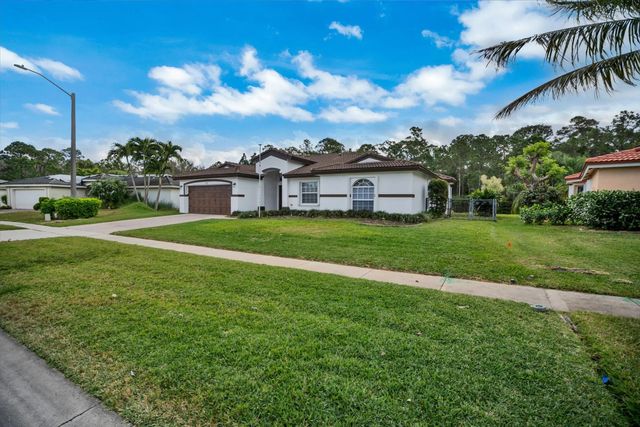 2 of 36 - 112 Cocoplum Circle, Royal Palm Beach, FL