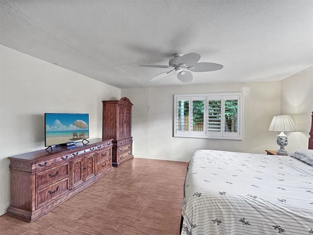 3 of 70 - 2936 Nw 9th Terrace, Wilton Manors, FL