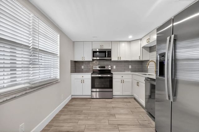 3 of 25 - 545 Oaks Lane #409, Pompano Beach, FL