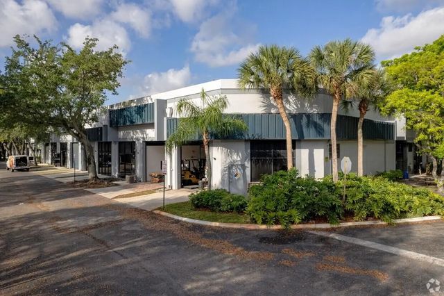 2 of 5 - 6741 W Sunrise Boulevard, Plantation, FL