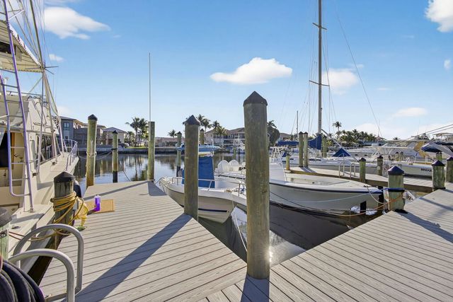 5 of 73 - 752 Lagoon Drive, North Palm Beach, FL