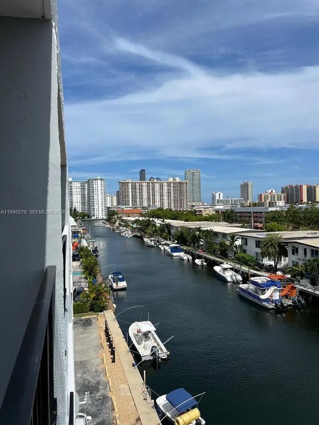 3642 Ne 171st Street #504, North Miami Beach