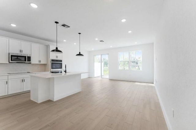 5 of 30 - 188 Se Birch Terrace #313, Stuart, FL