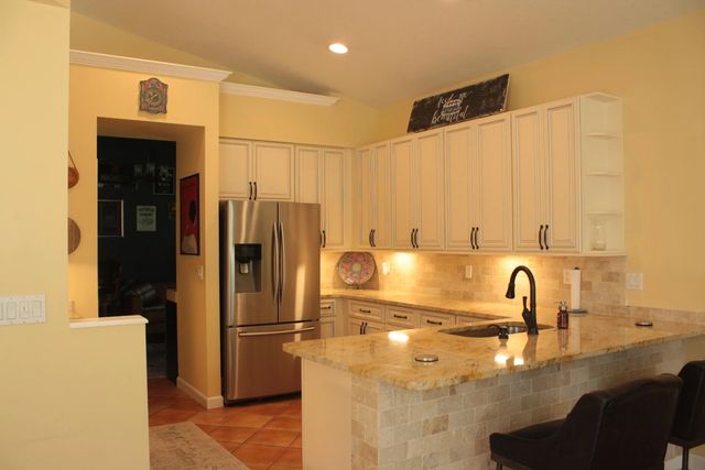 5 of 13 - 639 Sw Lake Charles Circle Circle, Port St. Lucie, FL