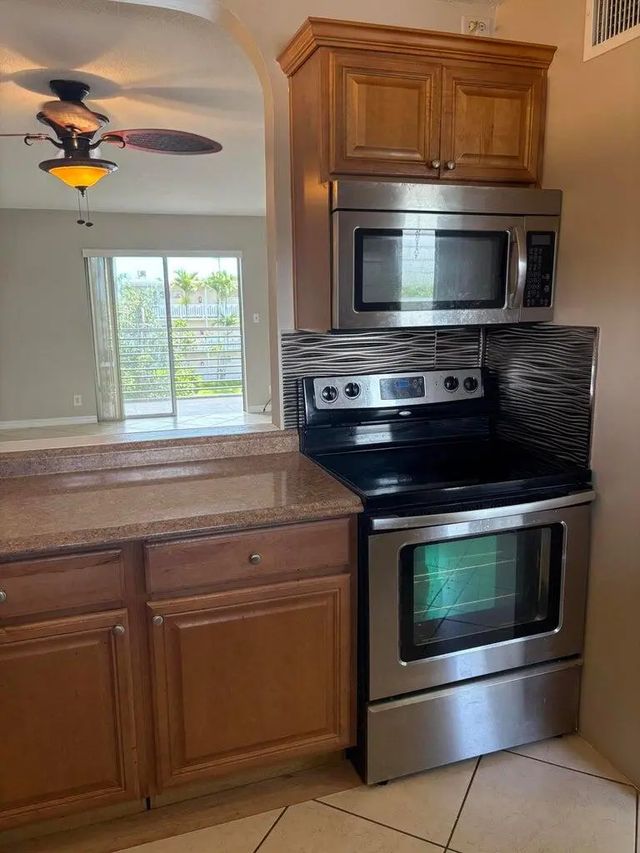 3 of 26 - 2770 S Garden Drive #304, Lake Worth, FL