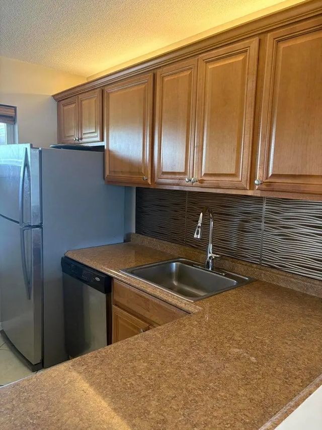 5 of 26 - 2770 S Garden Drive #304, Lake Worth, FL