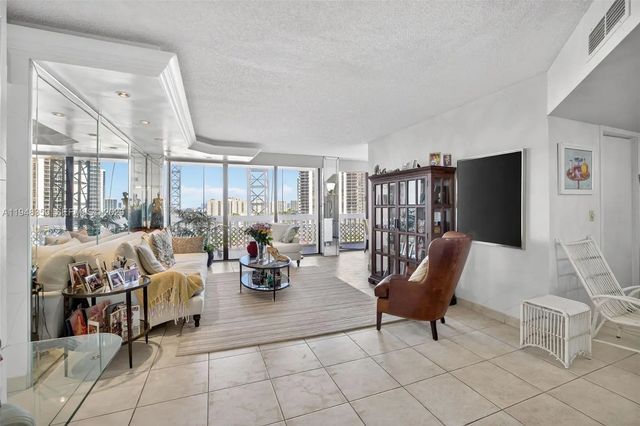 19355 Turnberry Way #8l, Aventura