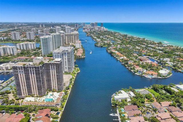 3 of 57 - 19355 Turnberry Way #8l, Aventura, FL