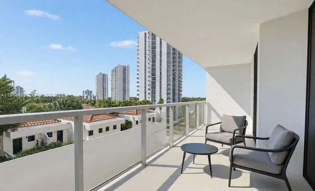 4 of 61 - 20281 E Country Club Drive #405, Aventura, FL