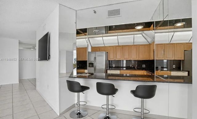 5 of 61 - 20281 E Country Club Drive #405, Aventura, FL