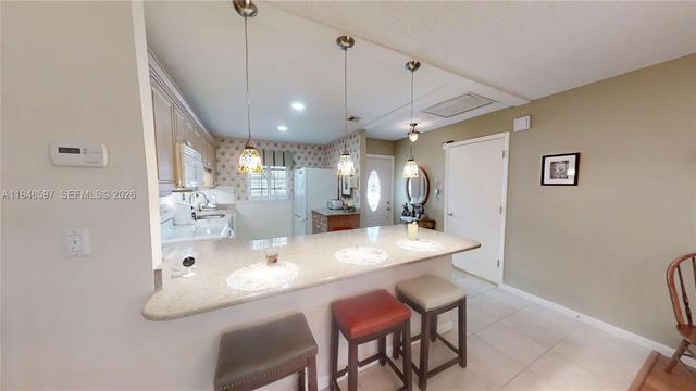 4 of 38 - 1527 Edgewater Circle, Fort Myers, FL