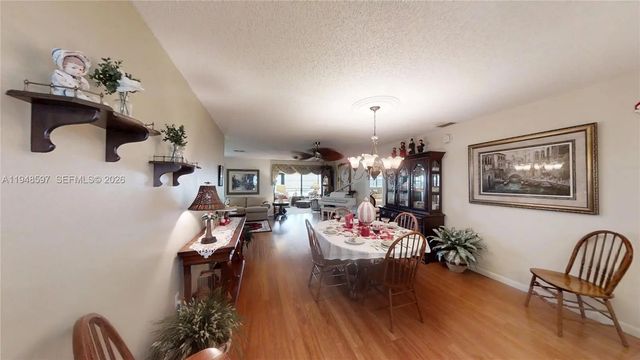 5 of 38 - 1527 Edgewater Circle, Fort Myers, FL