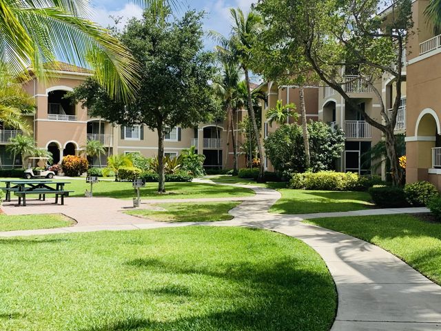 6521 Emerald Dunes Drive #307, West Palm Beach
