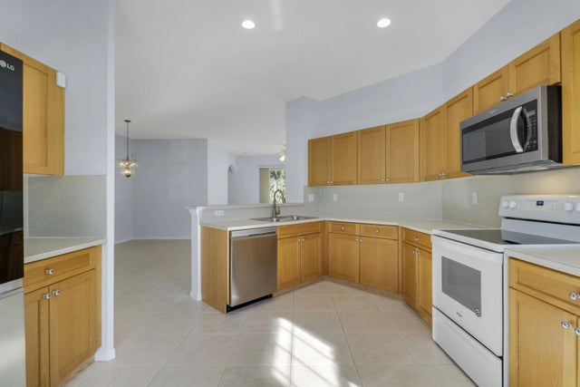 Photo of Listing #R11155910