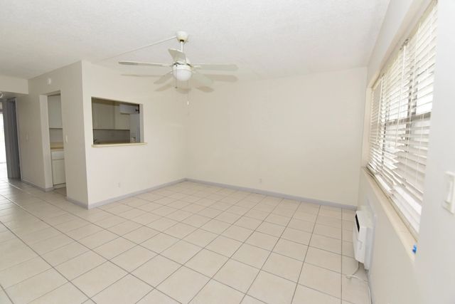 3 of 16 - 164 Andover G, West Palm Beach, FL