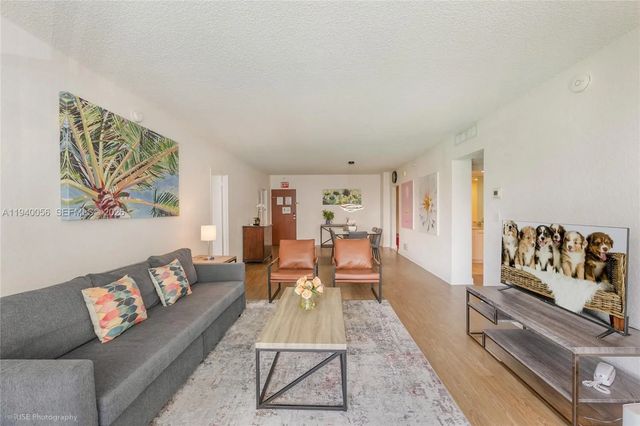 5 of 18 - 4001 S Ocean Drive #3b, Hollywood, FL