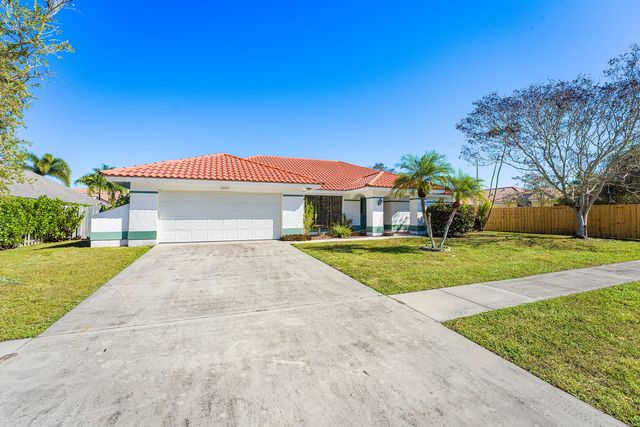 2 of 33 - 2057 Amesbury Circle, Wellington, FL