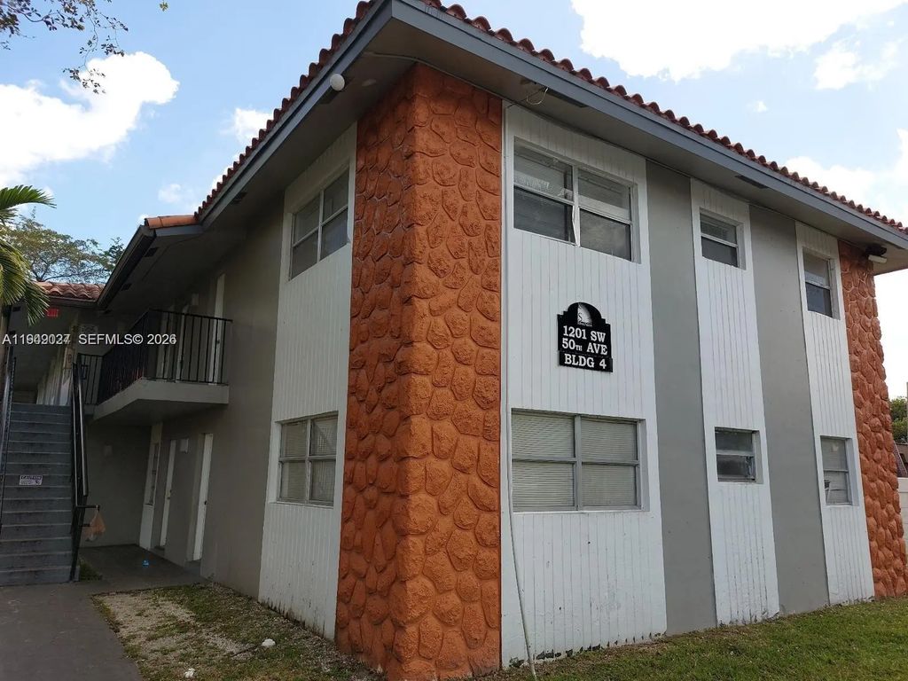 1201 Sw 50th Avenue #213-4, North Lauderdale
