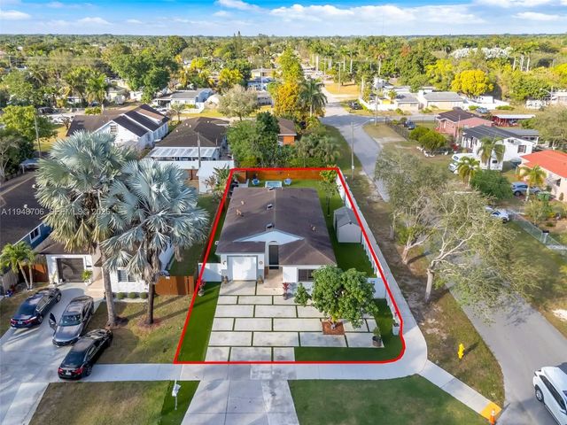 2 of 37 - 407 Nw 9th Court, Homestead, FL