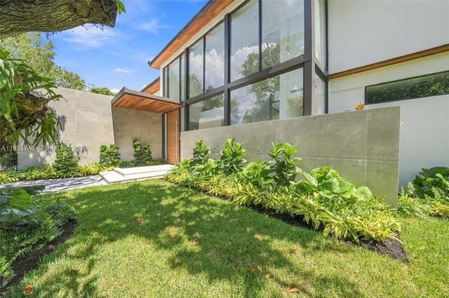 4 of 37 - 4150 Loquat Avenue, Miami, FL