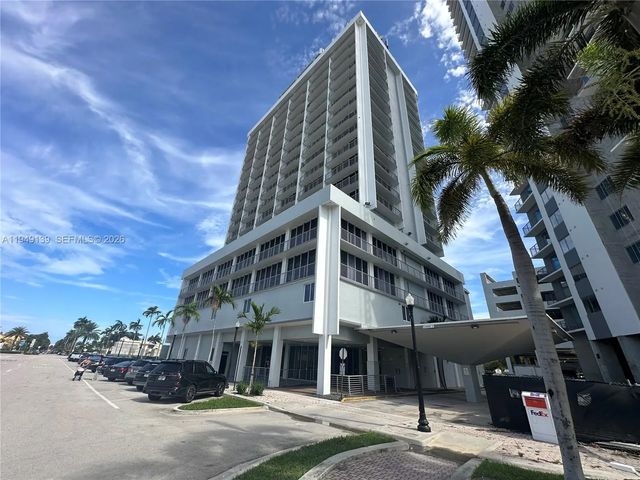 1720 Harrison Street #17e-f, Hollywood