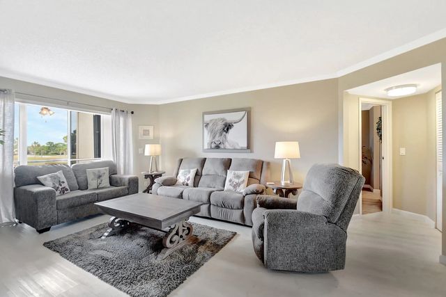 4 of 58 - 3951 Via Poinciana #415, Lake Worth, FL