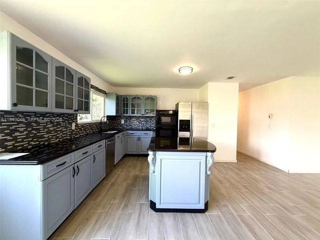 2 of 23 - 3311 Sw Ensley Court, Port St. Lucie, FL
