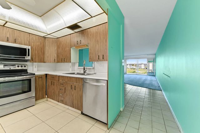 4 of 115 - 2905 Victoria Place #k3, Coconut Creek, FL