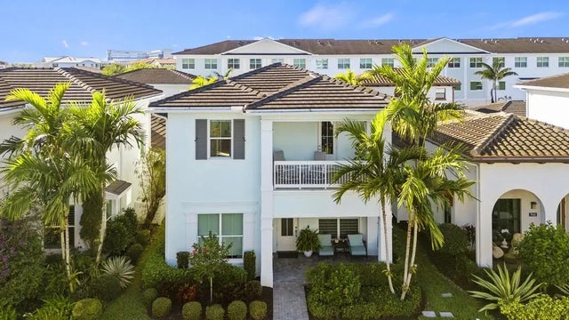 7037 Edison Place, Palm Beach Gardens