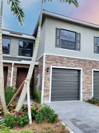 Photo of Listing #R11156171