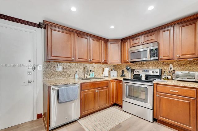 5 of 30 - 1701 S Ocean Drive #202, Hollywood, FL