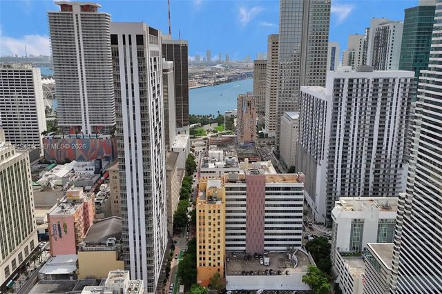 168 Se 1st Street #1200, Miami