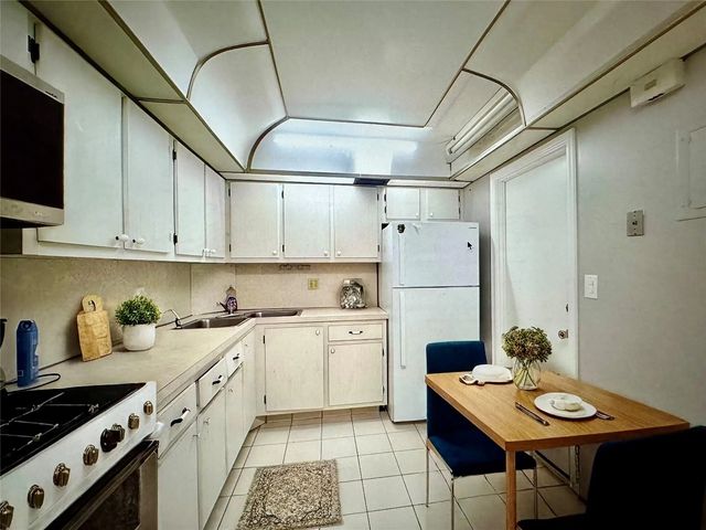4 of 23 - 12 Ne 19th Court #204a, Wilton Manors, FL