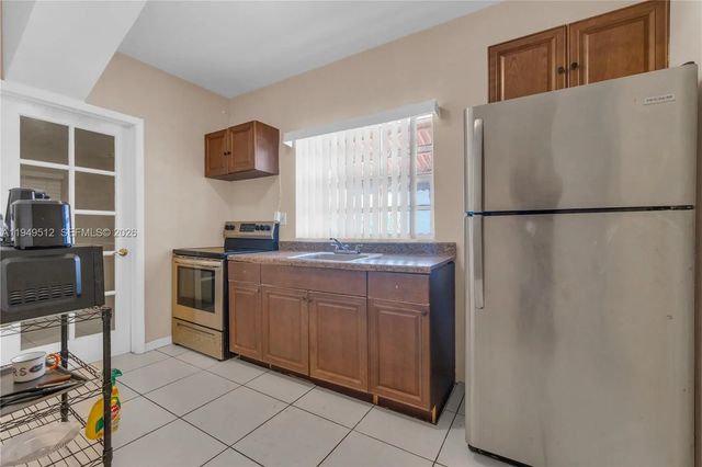 4 of 17 - 1478 Nw 74th Street, Miami, FL