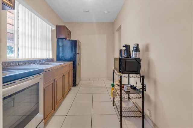 5 of 17 - 1478 Nw 74th Street, Miami, FL