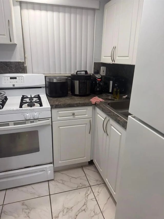 350 E 21st Street #108, Hialeah