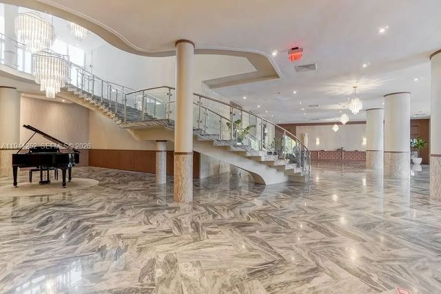 4 of 18 - 5401 Se Collins Avenue #1412, Miami Beach, FL