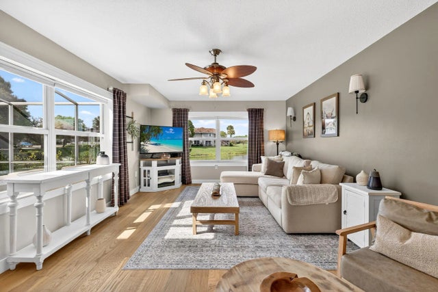 Photo of Listing #R11156236