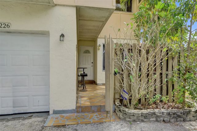 3 of 30 - 8226 Nw 8th Place #6, Fort Lauderdale, FL