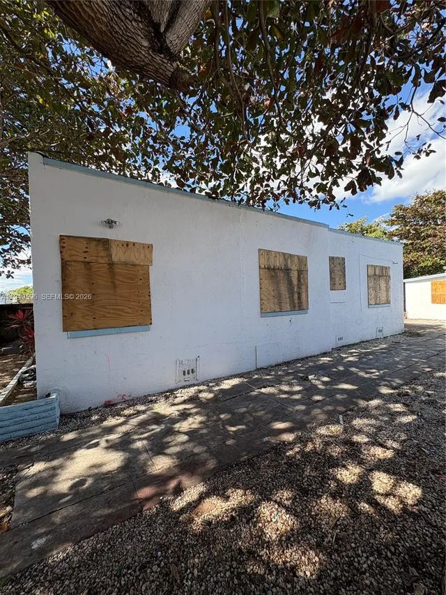 5 of 22 - 2341 Sw 9th Street, Miami, FL